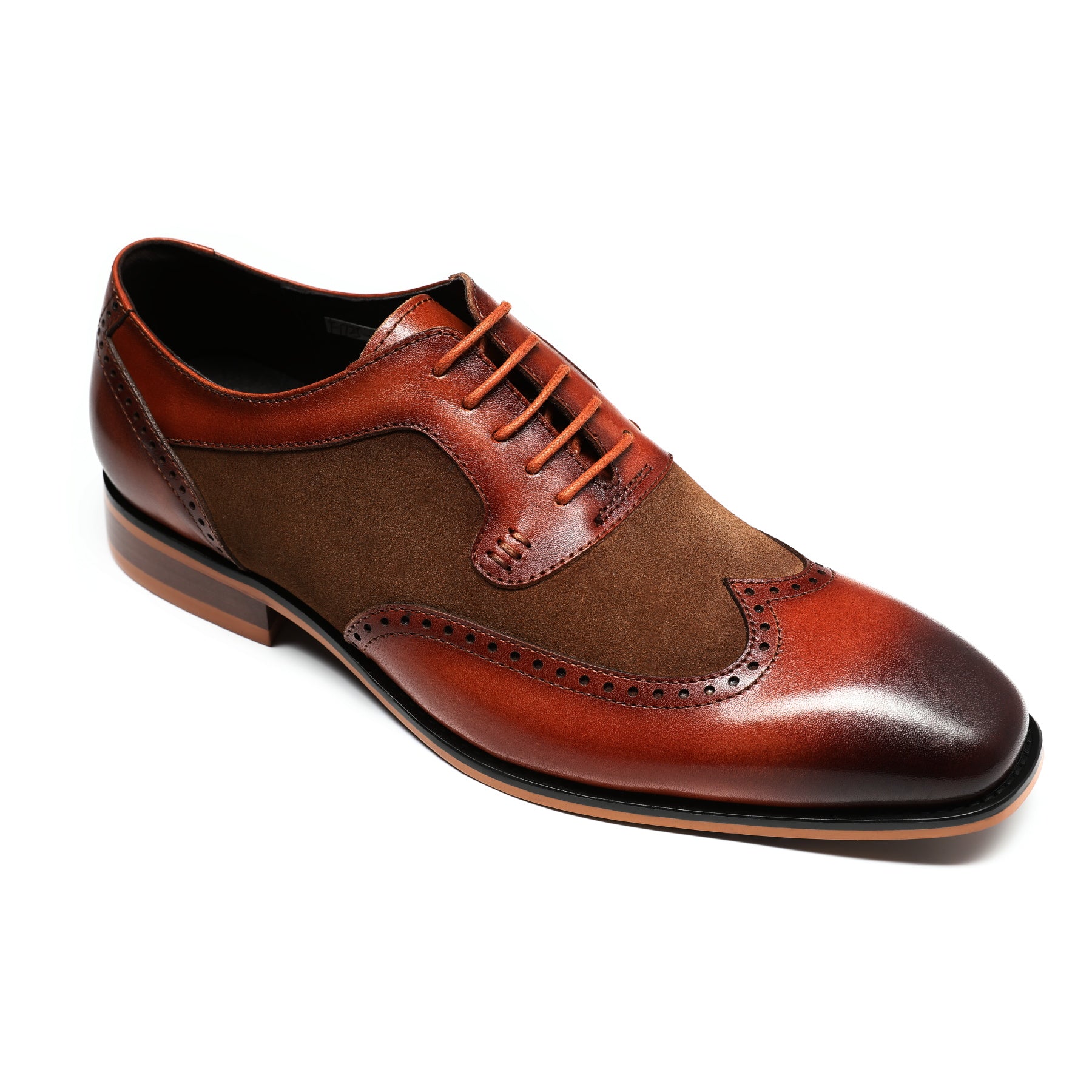 Herrenschuhe mit spitzer Spitze, britischer Business-Brogue, geschnitztes Leder, Schwarz