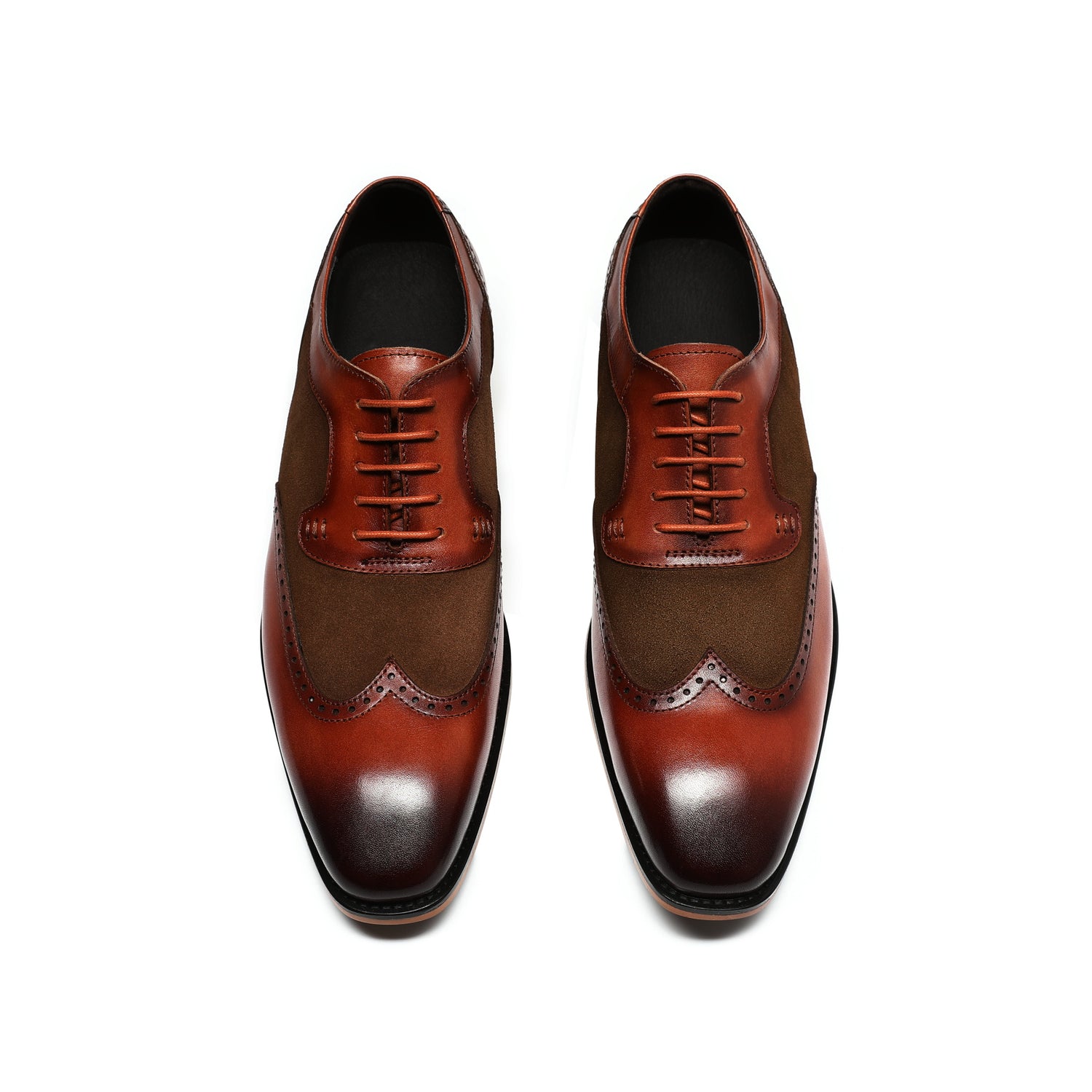Herrenschuhe mit spitzer Spitze, britischer Business-Brogue, geschnitztes Leder, Schwarz