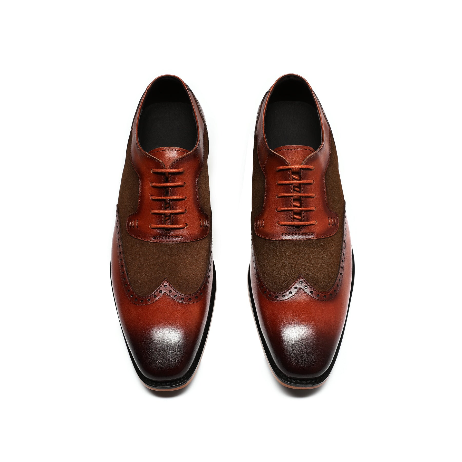 Herrenschuhe mit spitzer Spitze, britischer Business-Brogue, geschnitztes Leder, Schwarz